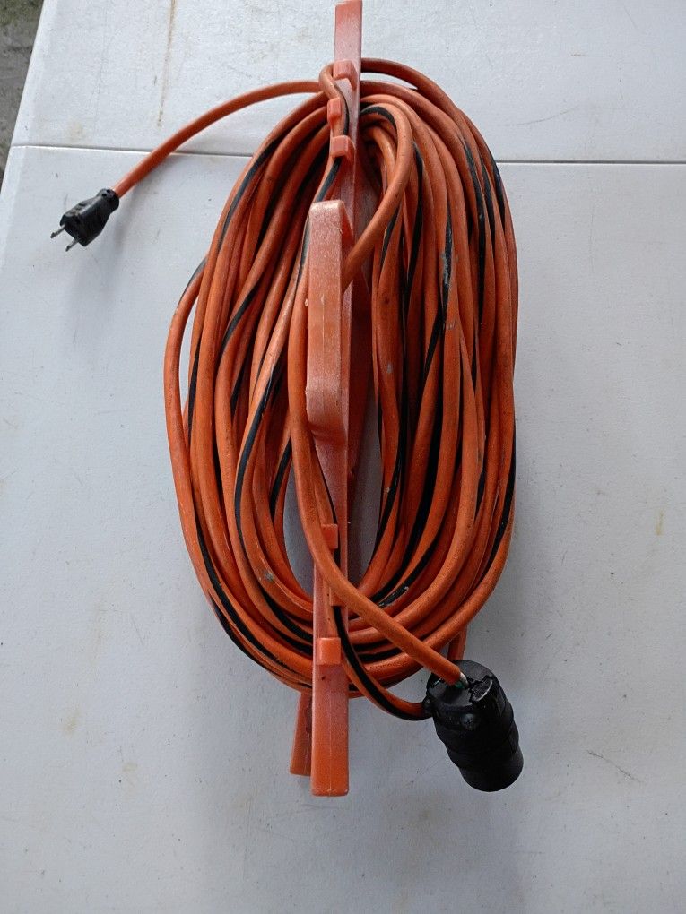 EXTENSION CORD 100FT