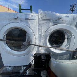Lg 4.5 Washer And Gas Dryer Set 