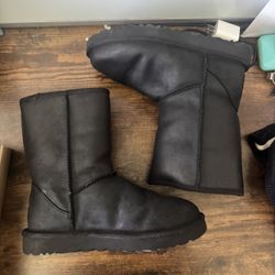 Classic Short Leather Uggs 