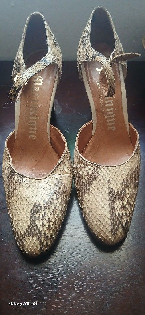 Authentic Vintage Heels Size 7