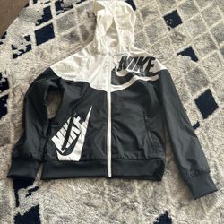 Boys Nike Wind Breaker Size S