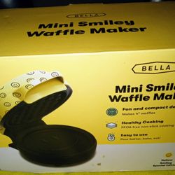 Mini Smiley Waffle Maker 