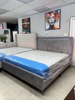 Great price! Queen bed frame mattress