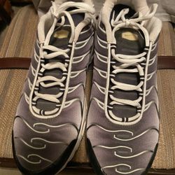 Nike TN’S    size 11.5 Excellent Condition 