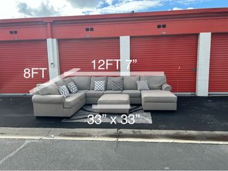 5 pcs Ashley furniture u-shape sectional and ottoman