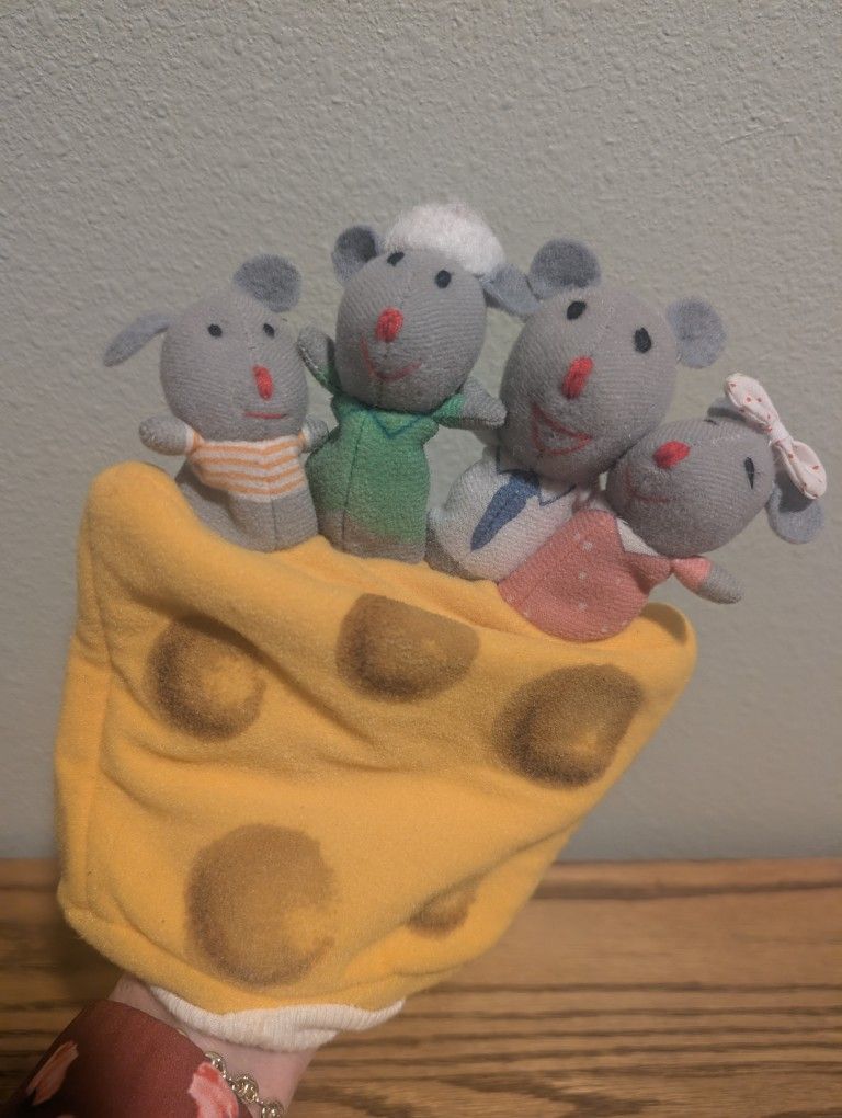 Vintage Applause Puppets Mice In Cheese Plush Hand Puppet Toy 1989