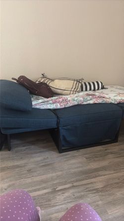 Flexible full size metal bed with cushion