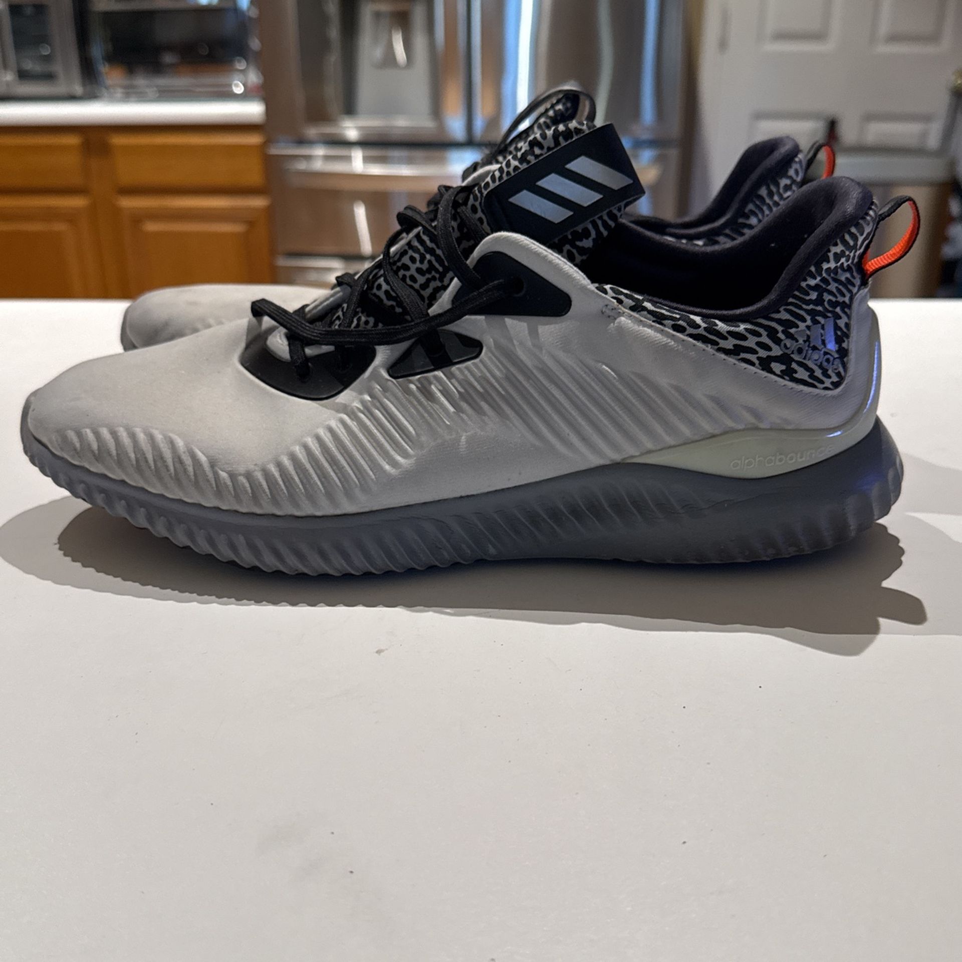 Adidas Men's Alphabounce AQ8214 Gray Running Shoes Sneakers US Size 10.5