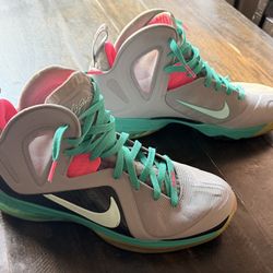 Nike LeBron South Beach Sneakers Size 11.5