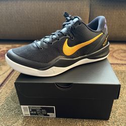 Kobe V111 Protro Size 9