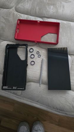 Samsung Galaxy S24 Ultra Smartphone with S Pen and Cases Fully Unlocked