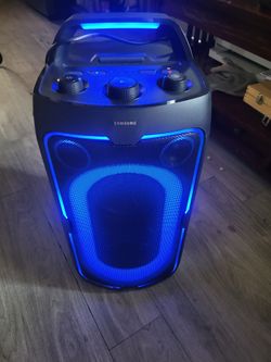 Samsung sound Tower portable party speaker with built in battery-black