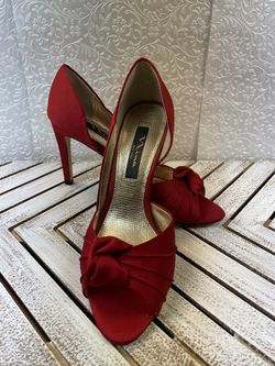 Nina size 8. Kyleen in Red Rouge. Worn only Once. Paid $129, asking $75