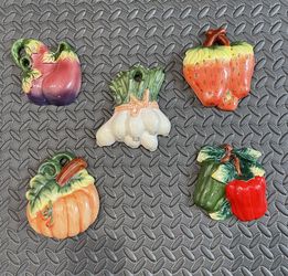 CERAMIC HANGING FRUIT & VEGETABLES 