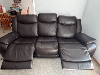 Costco Harvey Leather Power Reclining Sofa (Like New)