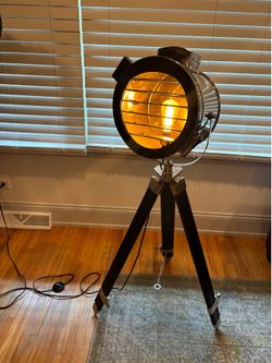 Floor lamp