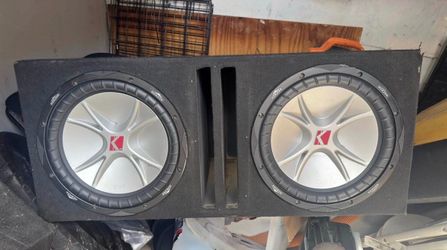 2 Kicker 12’s in ported box