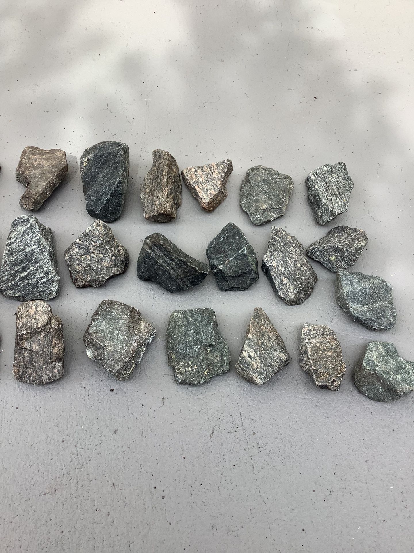 *** Rocks For Fish Tanks / Aquariums *** 15 Rocks For $20.00 ***