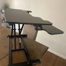 Adjustable Desk (NEVER USED)