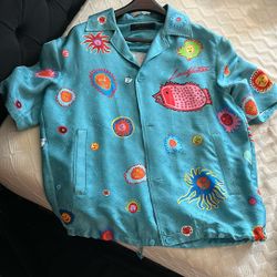 LV BUTTON UP 