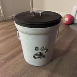 Pet Food Storage 