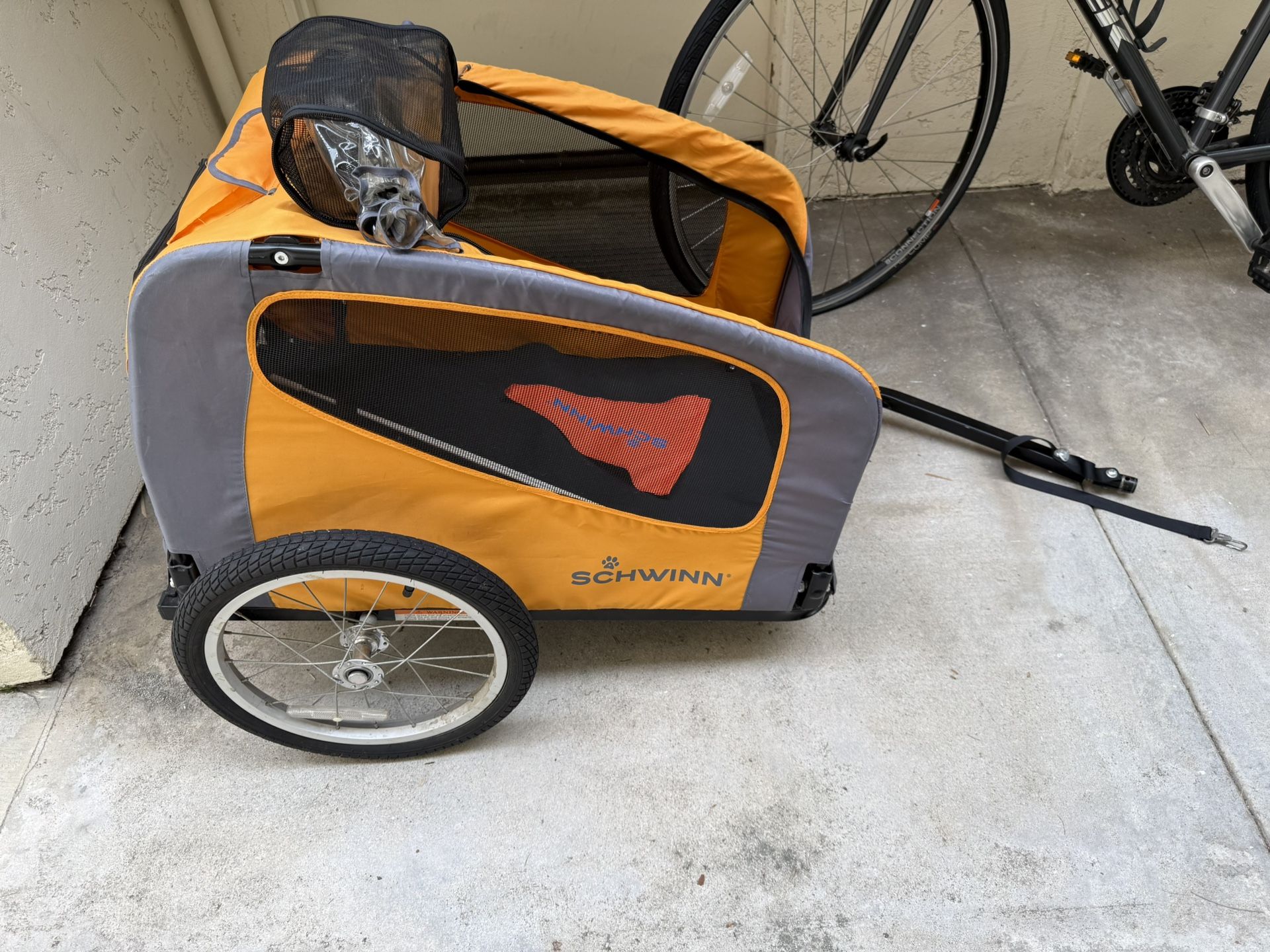 Trek Bike And Pet Trailer