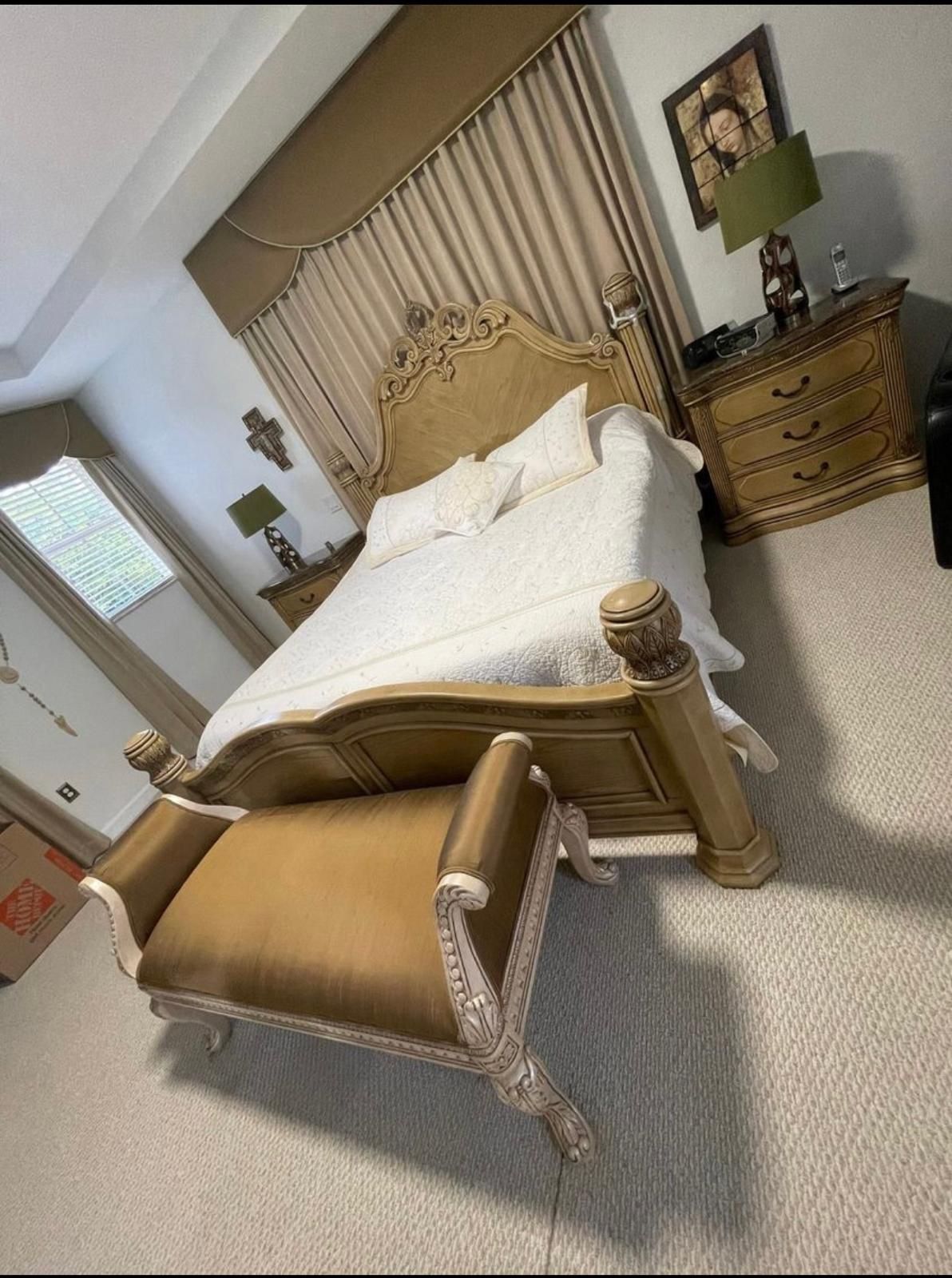 Beautiful Michael Amini Bedroom Set La Franchise Collection ( Price Include Deliver )