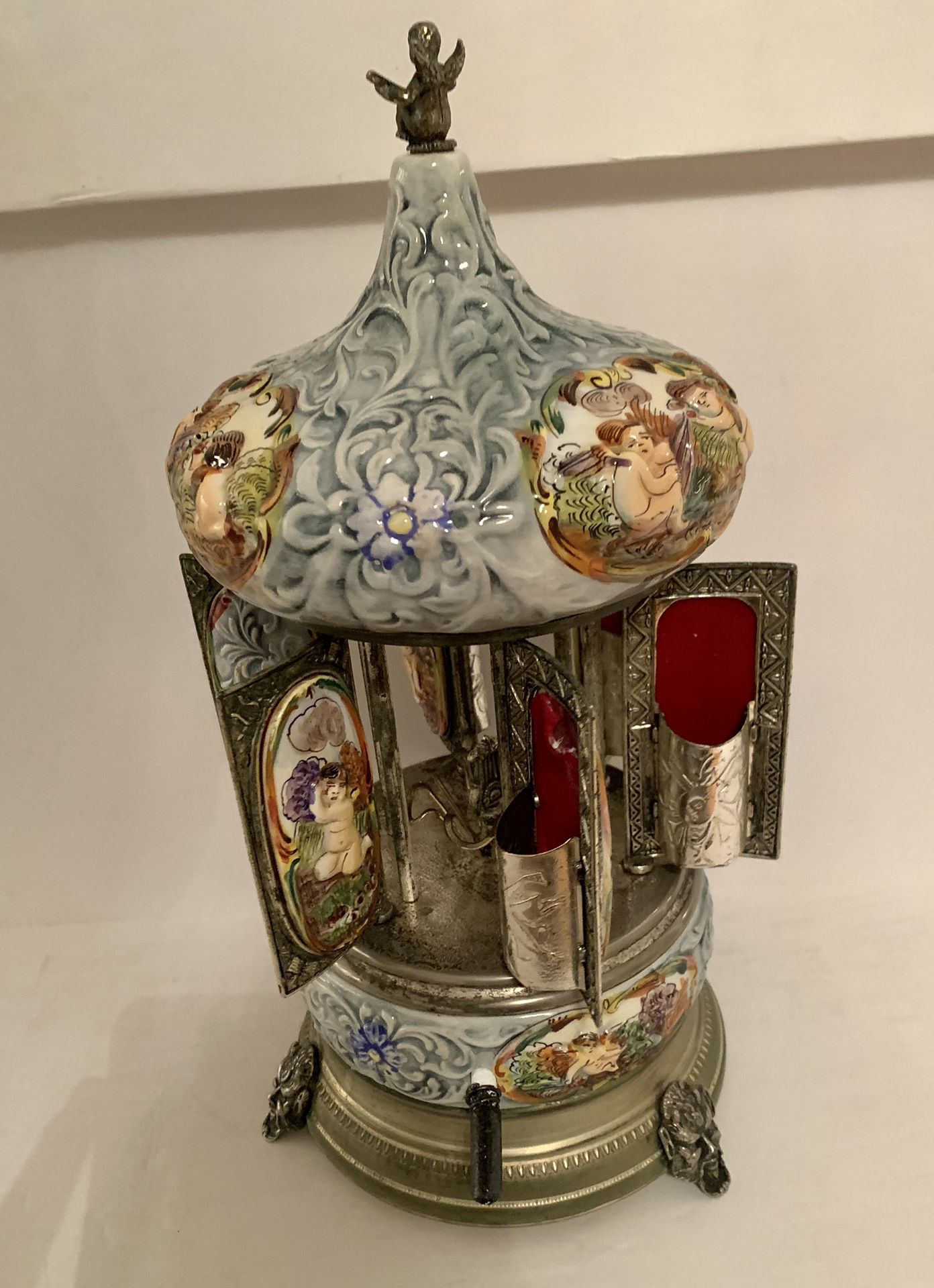Vintage Capodimonte Swiss Reuge Musical Lipstick Carousel Dr 