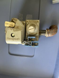 Honeywell VR8440A 2142 Gas Valve