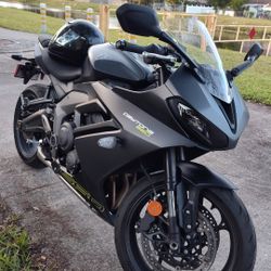 Triumph Daytona (contact info removed)