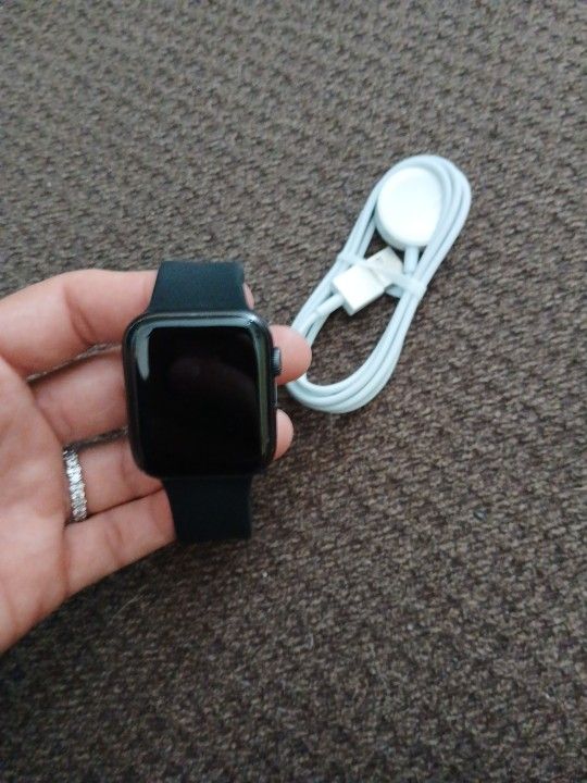 Apple Watch Series 6, 44MM Space Grey