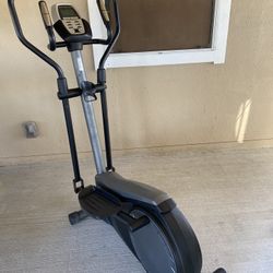 Gold s Gym Stride Trainer 350i Elliptical 170 for Sale in Pasadena