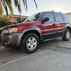 2005 Ford Escape 