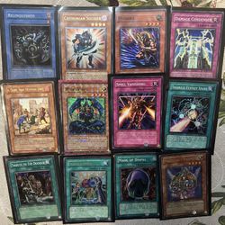 VINTAGE YUGIOH CARDS (MAKE OFFER)
