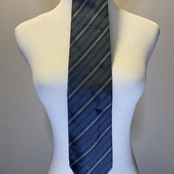 GUCCI Men’s Blue Silk Stripped Tie (58.5”)