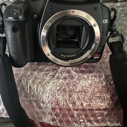 Canon EOS 450D and extra lenses and parts