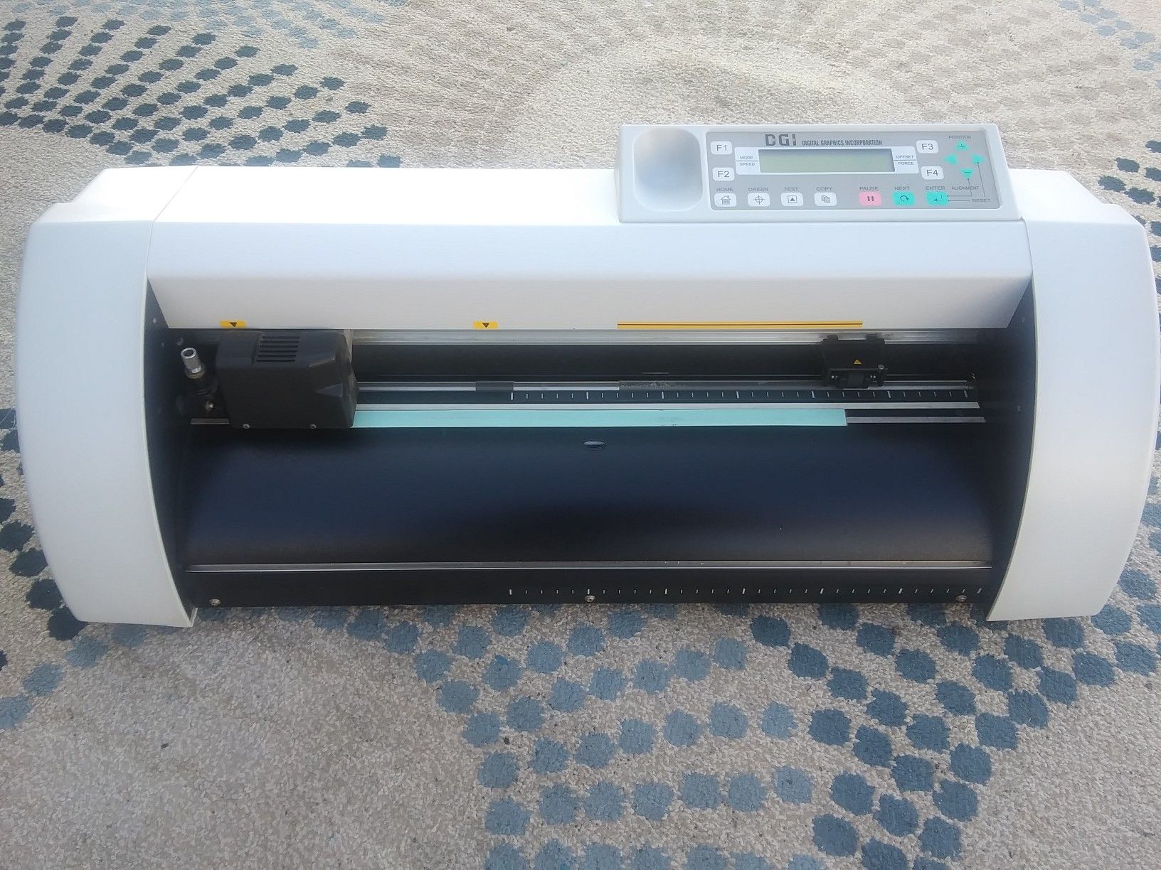 DGI Omega plotter OM-40