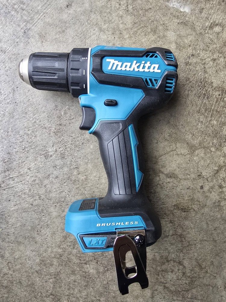 Makita
18V LXT Lithium-lon 1/2 in. Cordless Driver-Drill (Tool-Only)