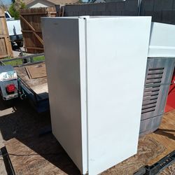 FRIGADARE FREEZER $125