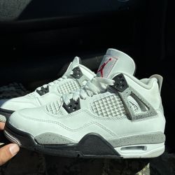 Like New Jordan 4s Cements 