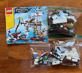 LEGO Pirates Set (96% Complete)