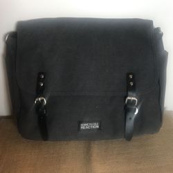 Kenneth Cole Reaction- messenger bag