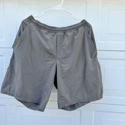 Lululemon 9” Pace Breaker Shorts