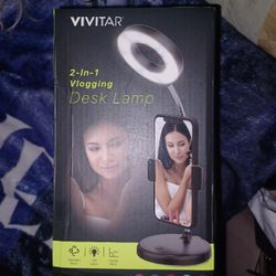 VIVITAR 2 IN 1 VLOGGING DESK LAMP 