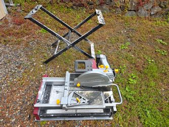Chicago electric tile saw and stand