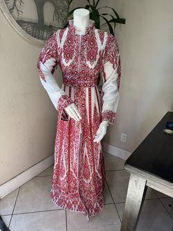Jordanian Palestinian Women's Embroidered Dress Red/white Thob
