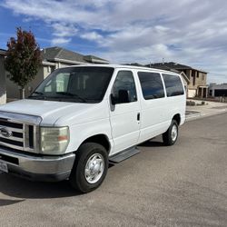 2010 Ford E-350