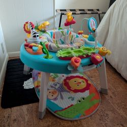 Fisher Price Activity Center / exersaucer