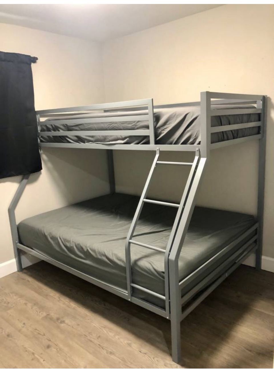 Bunk Bed with Full and Twin Mattresses