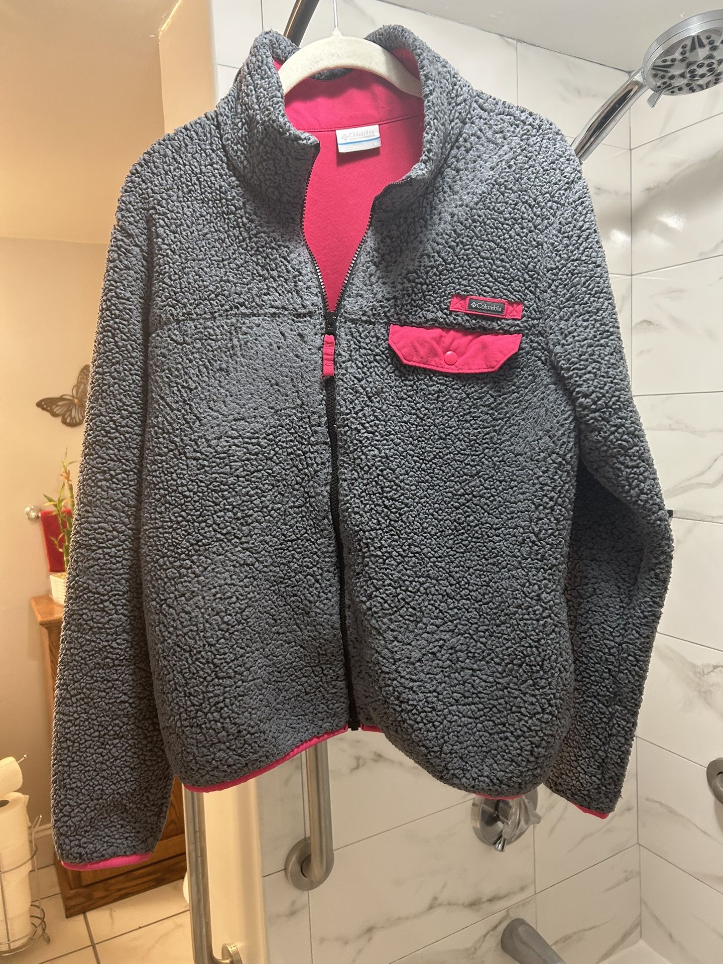 Woman’s Columbia Jacket ( Large)